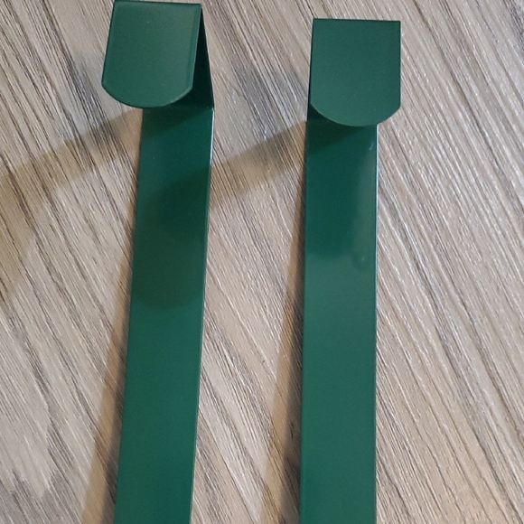 Green Metal Wreath Hanger - Picture 2 of 10